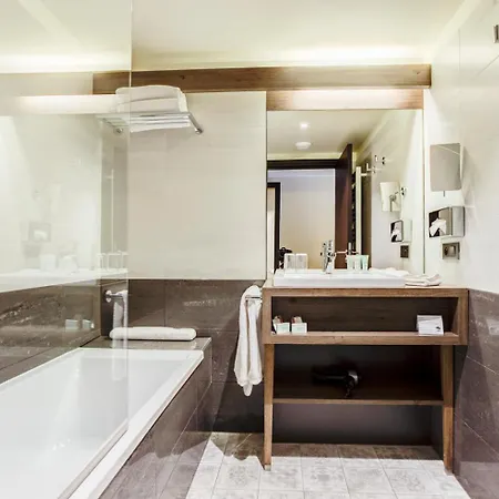 Otel Excelsior & 4*